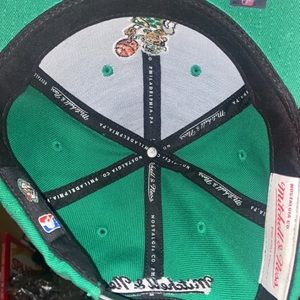 Celtics hat Mitchell & Ness used like new